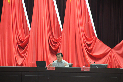 省安监局党组副书记、副局长叶文邦对《安全生产法》进行宣讲